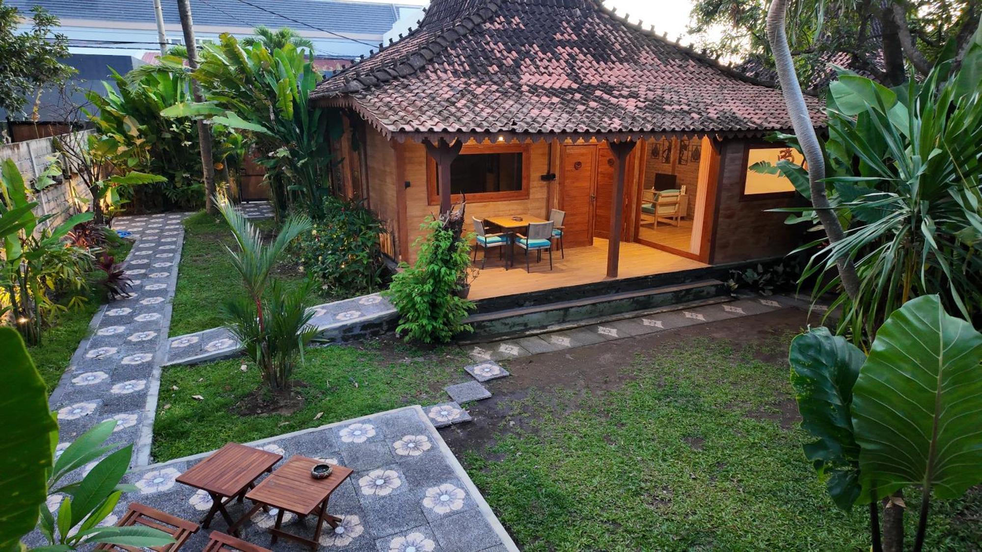 Private Joglo In Heart Of Sanur Villa Exterior photo